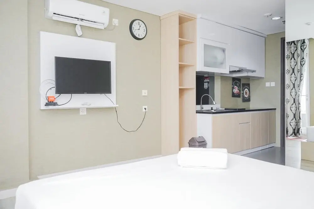 Spacious and Compact Studio Room at Bintaro Icon Apartment