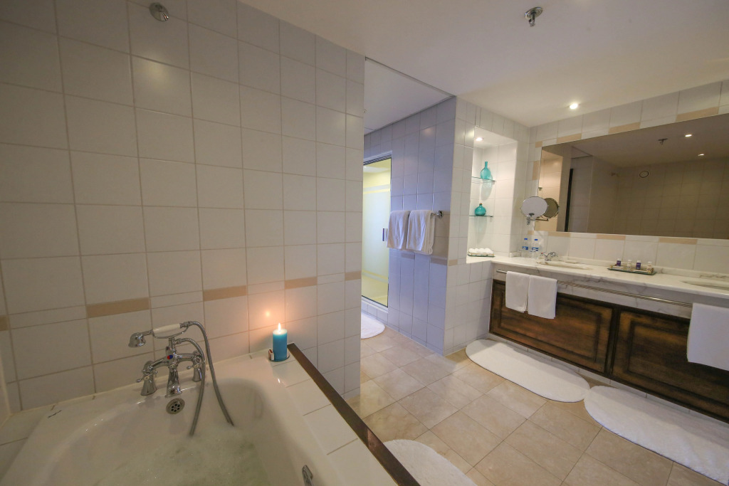 Отель Dar Es Salaam Serena