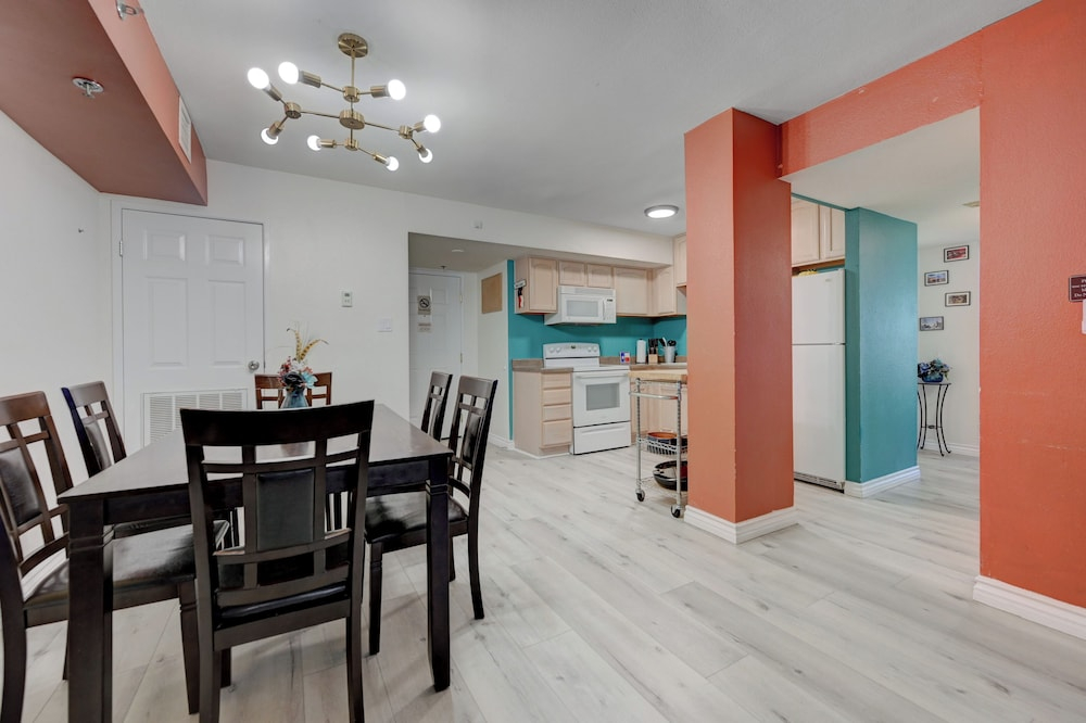 STS 1160 On Strip Sleeps 16 No Resort Fee