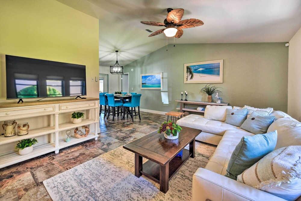 Port Charlotte Retreat w/ Heated Pool & Spa!