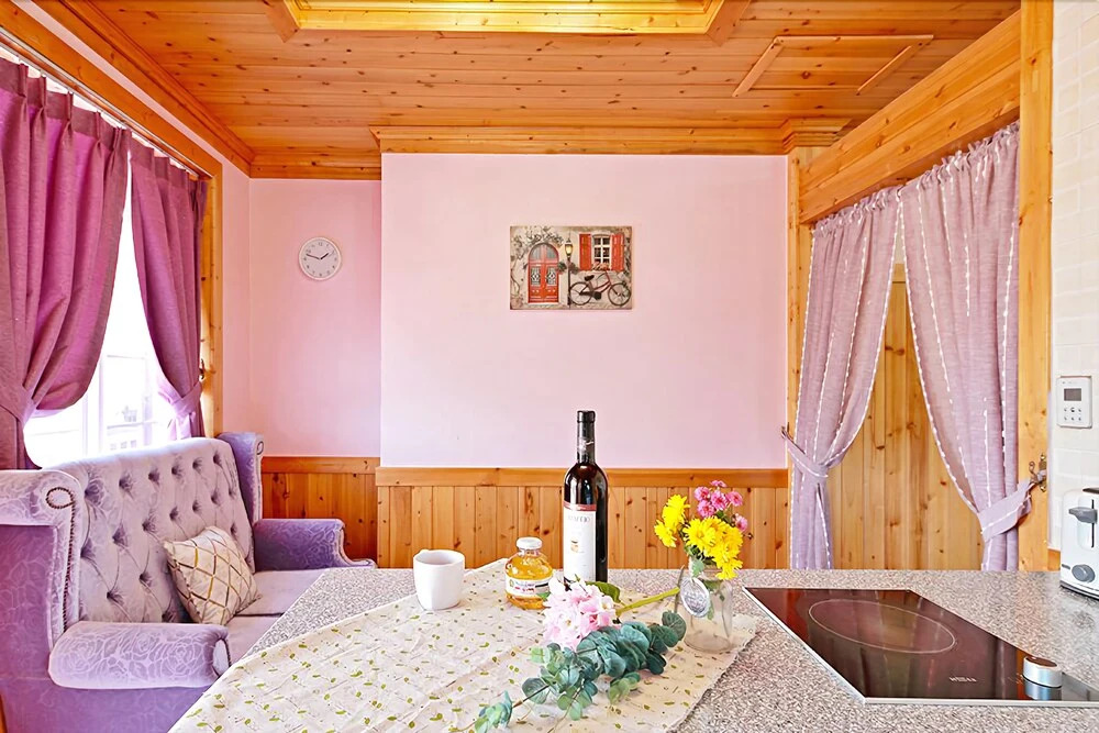 Gyeongju Epilogue Pension (Spa Karaoke, Netflix Available)