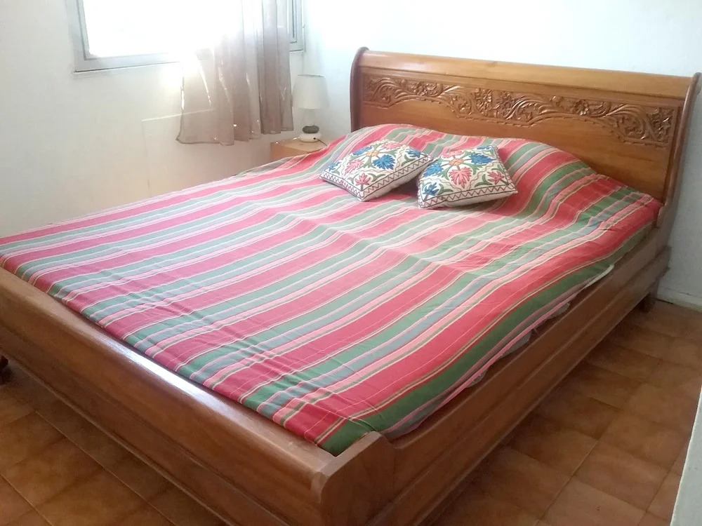 Apartment with 2 Bedrooms in St Denis, with Enclosed Garden - 6 Km From the Beach
