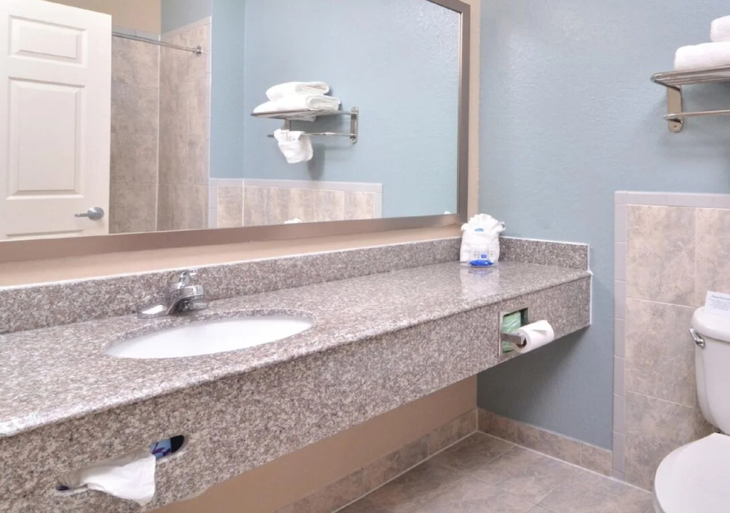 Best Western Plus Northwest Inn & Suites