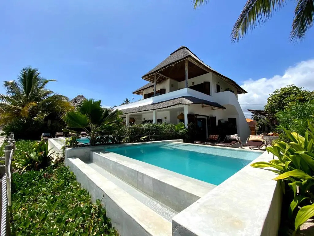 Joya Beach Suites & Villa