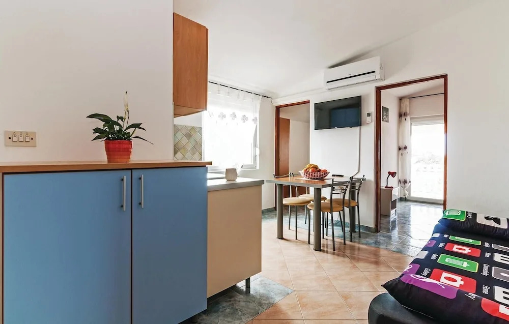Nice Apartment in Vir With 2 Bedrooms and Wifi