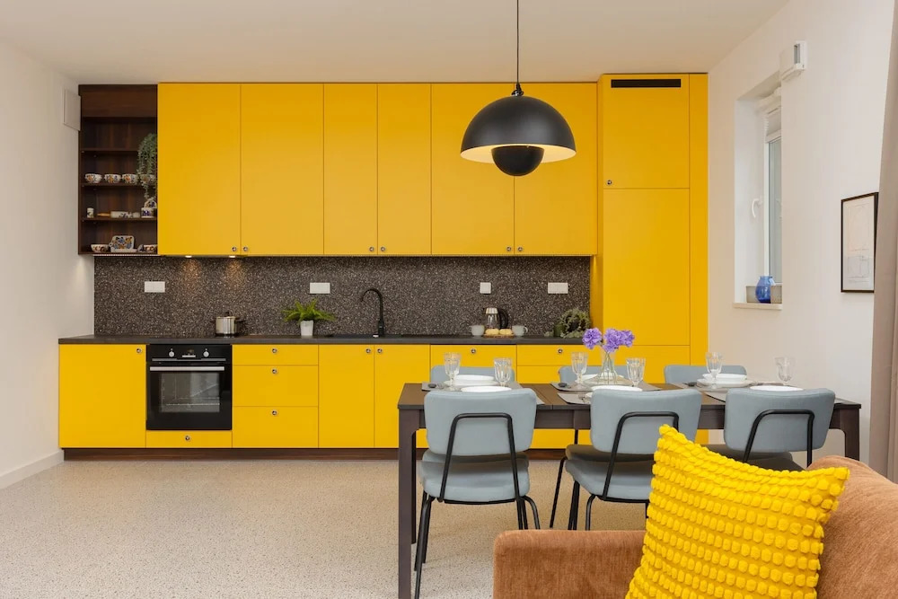 Sunny & Elegant Apartment by Renters