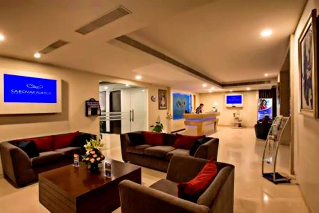 Sarovar Portico Naraina, Hotel