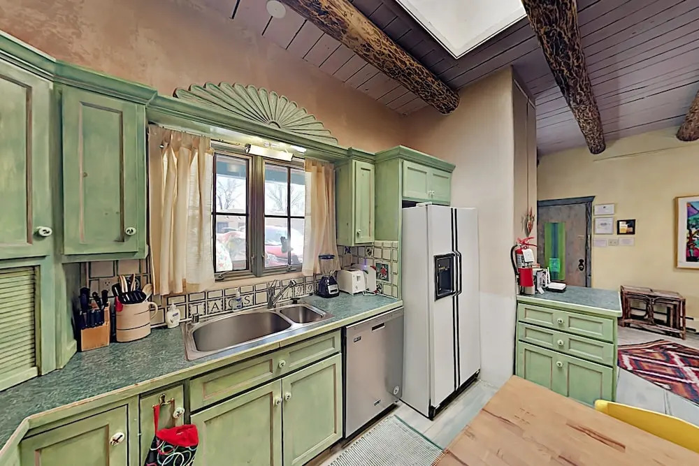 Downtown! Red Hawk By Inger Jirby - Steps To Plaza 1 Bedroom Duplex