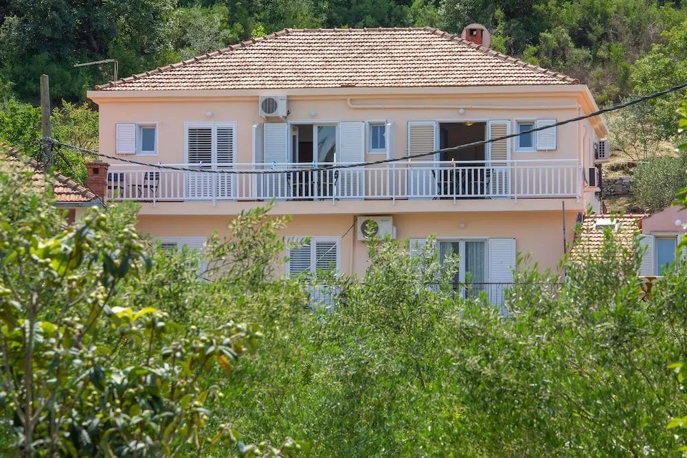 Apartments Elica