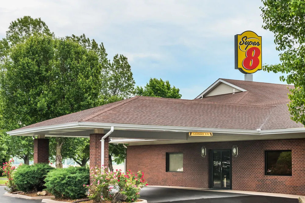 Super 8 O'fallon