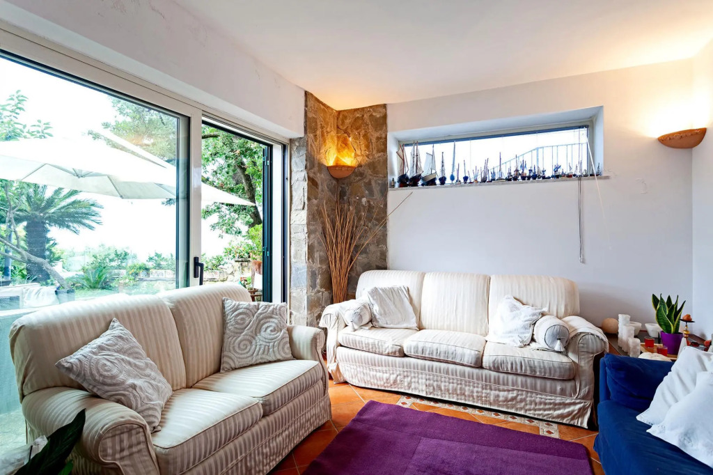 AMORE RENTALS - Villa The Stone on the Sea