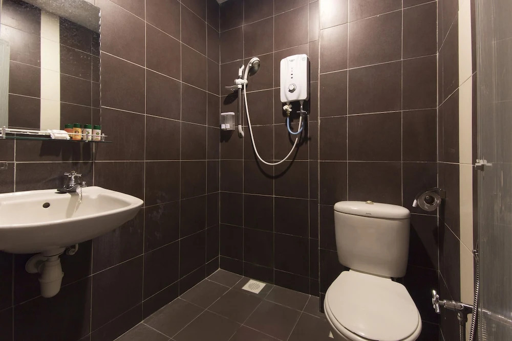 OYO 182 Simms Grand INN