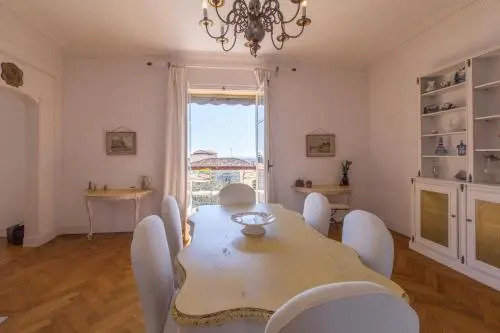 Penthouse Lou Lòu by iVillamia com