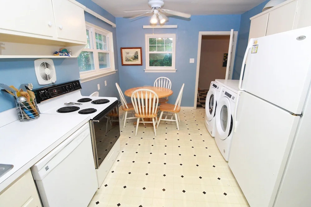 Atlantic Haven 4 Bedroom Home by Redawning