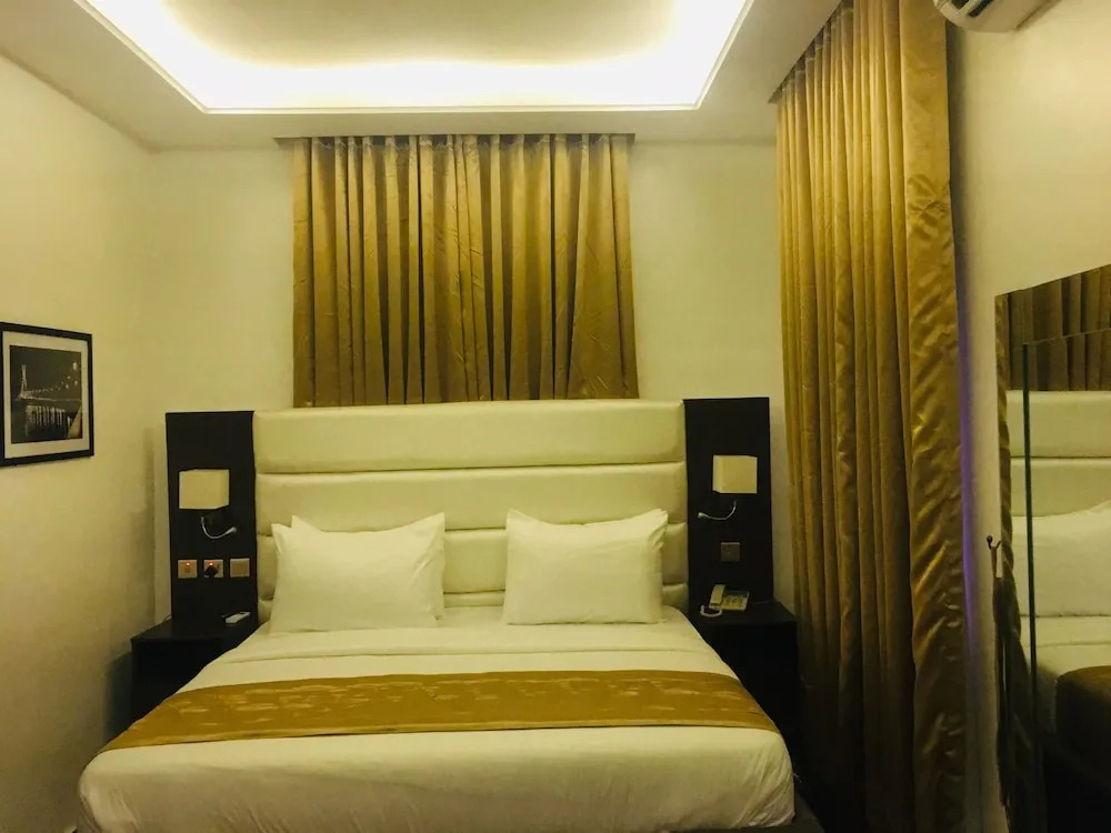 LuxeVilla 42