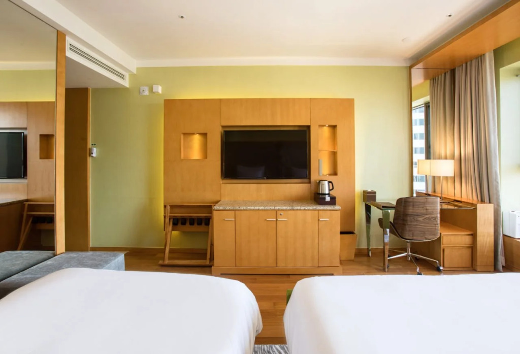 Baymond Hotel