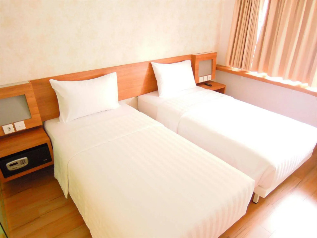 Whiz Hotel Cikini Jakarta