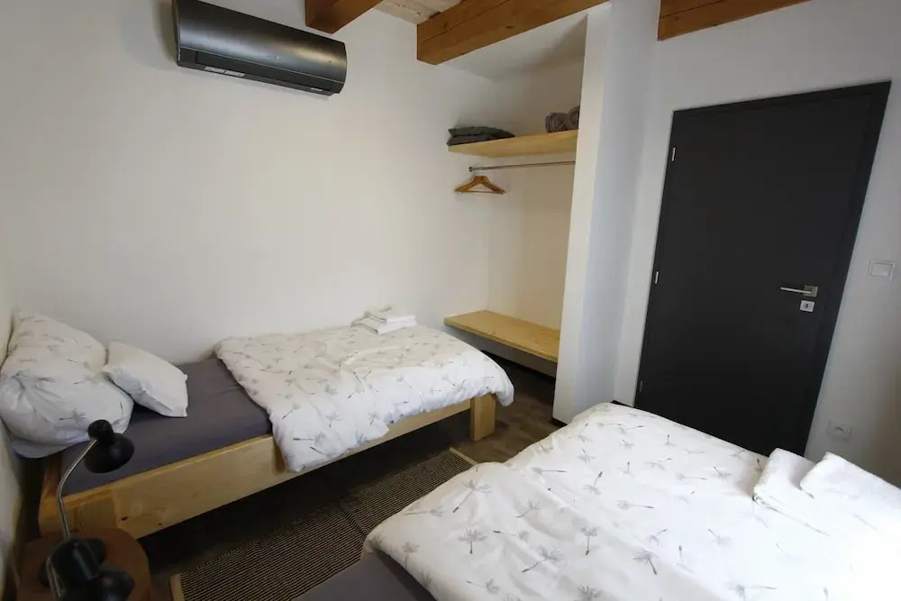 Apartment in Vyso ina near Pern tejn Castle