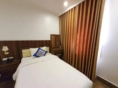 Khách sạn Hải Quân - The Marine Hotel