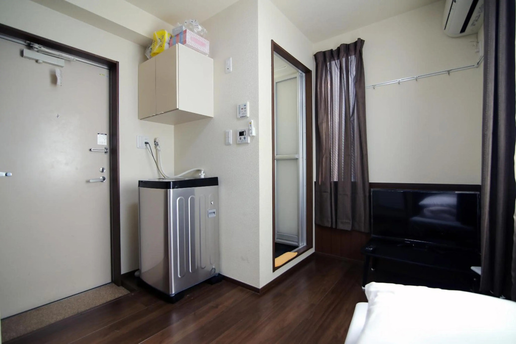 Yotsuya House