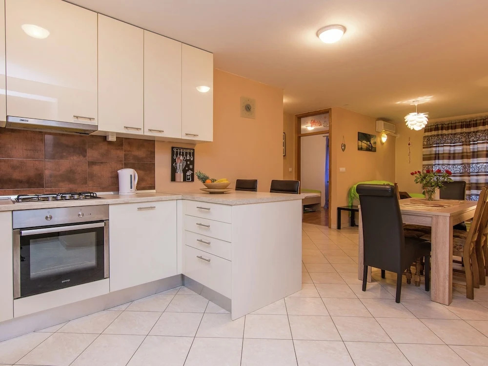 Comfortable Apartment in Zadar With TV