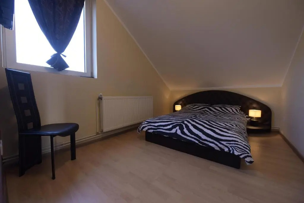H & V Residence - Split Level Apartment