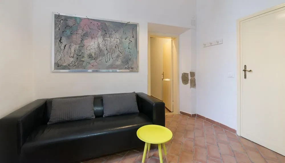 Rosa- Apartment with Terrace in Piazza Strozzi, Duomo