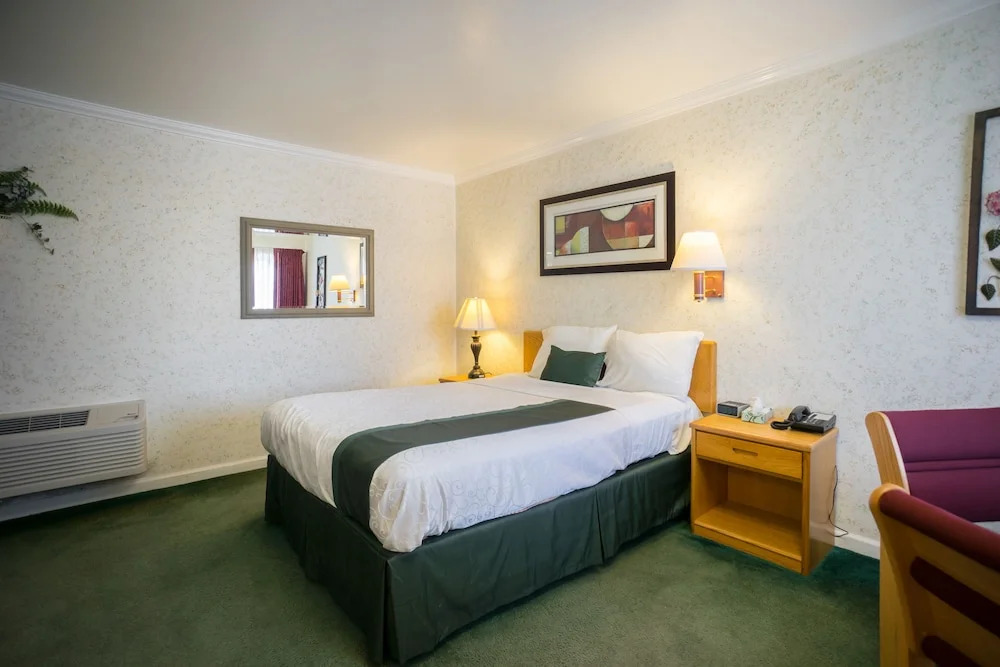 Travelers Inn