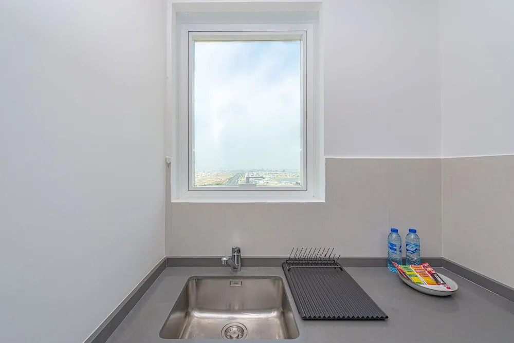 Marco Polo - Park and Skyline Views From this Cozy Apt in JVC