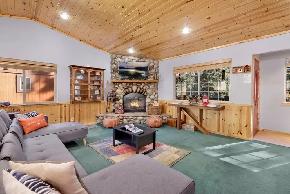 1953-river Rock Lodge 3 Bedroom Home by RedAwning