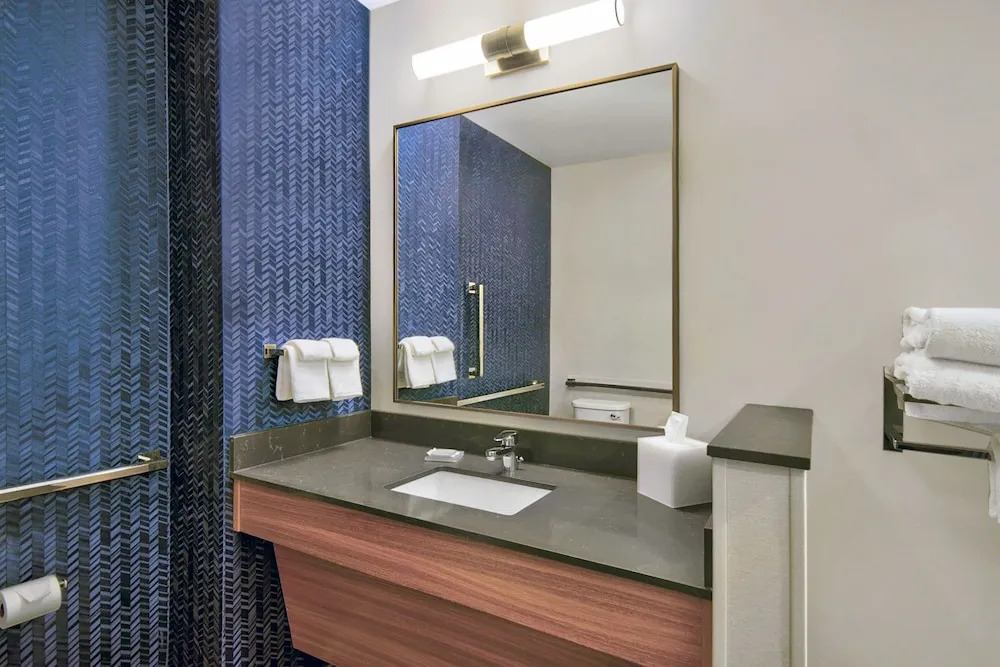 Fairfield by Marriott Inn & Suites Cincinnati North West Chester