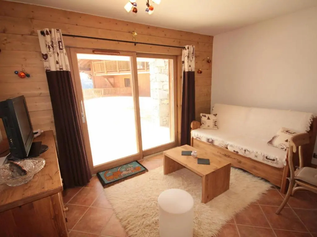 Appartement 2 pièces neuf avec parking et accès piscine - FR-1-293-244