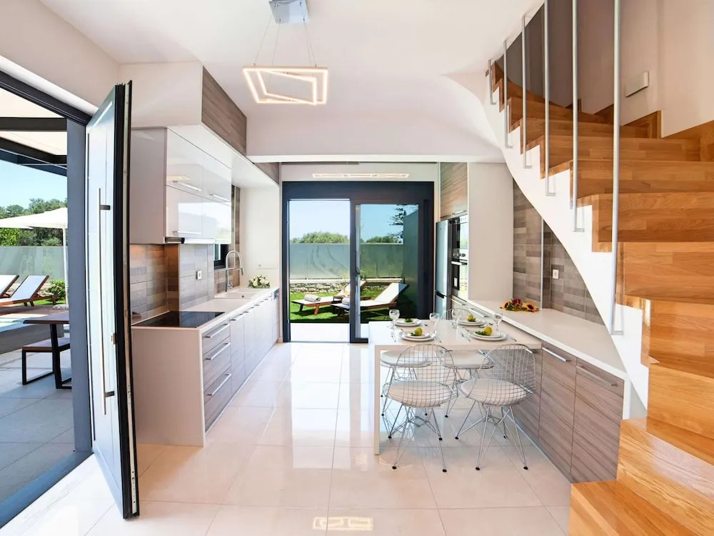 2 New Villas Next Each Other, Pool, Rent Separately or Together at Kournas Lake