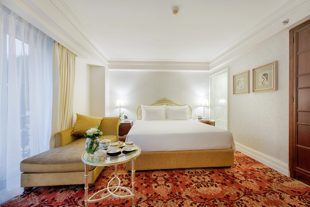 Apricot Hotel