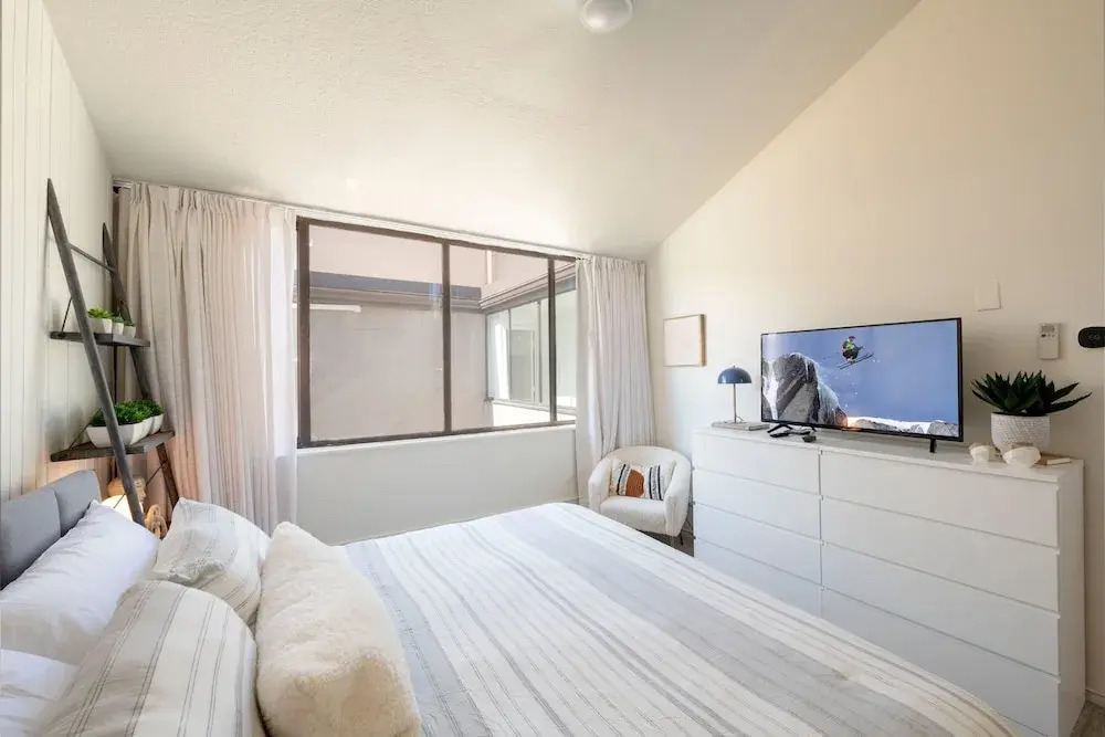 Park Avenue 299-1790 2 Bedroom Condo