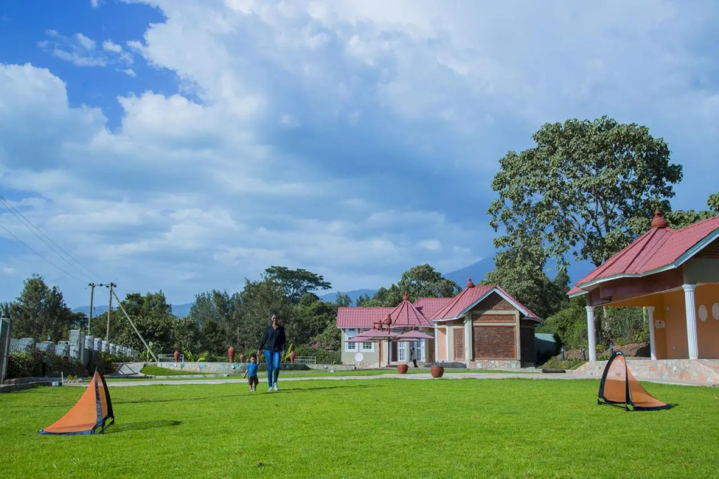 Masailand Safari & Lodge