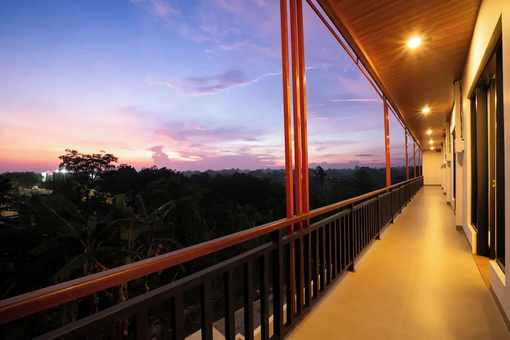 Lunaire Guest House