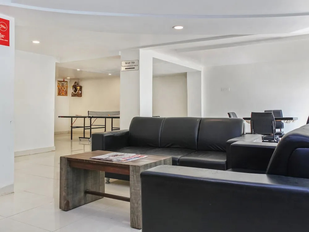 OYO 22692 Flagship Strand Resort