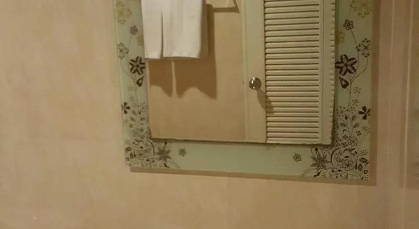 Bedroom 77