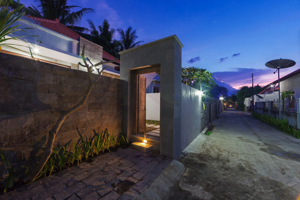 Odika Lovina Villas
