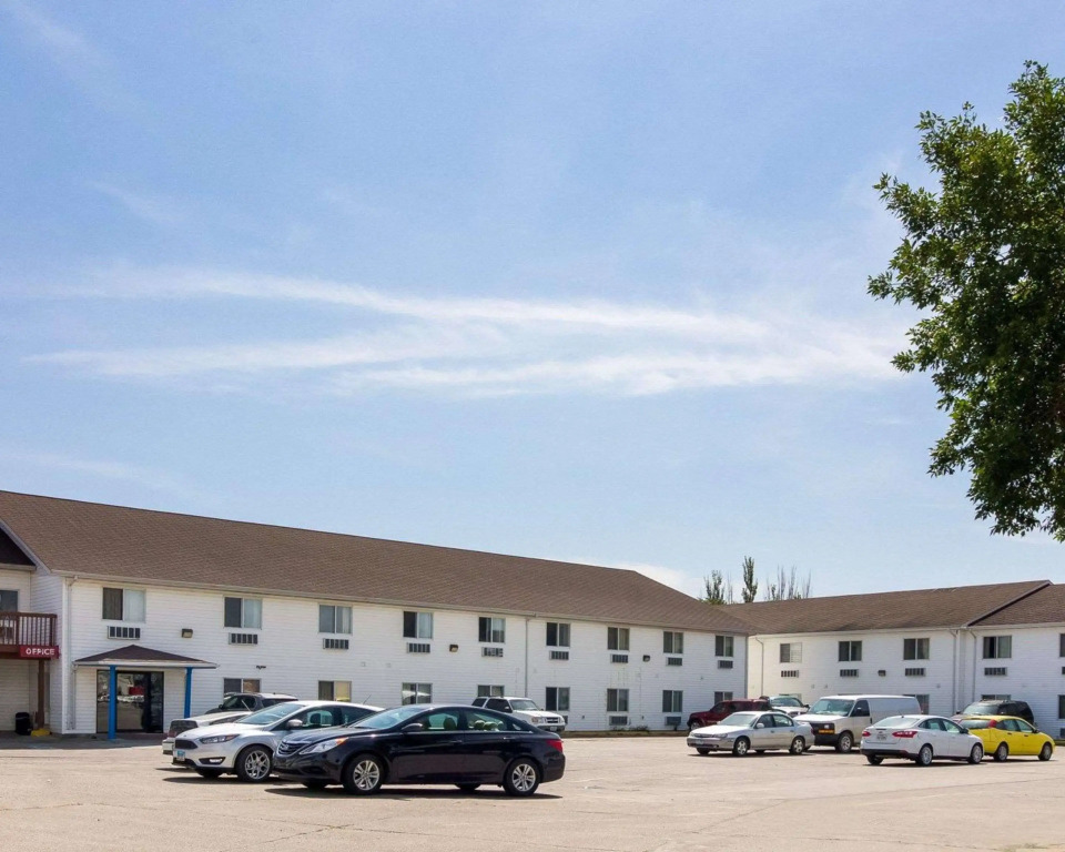 Rodeway Inn West Fargo Main Ave