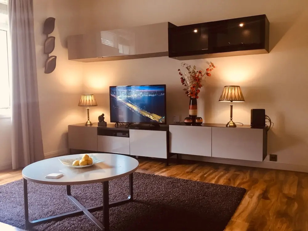 2 Bedroom Flat In Leafy Morningside