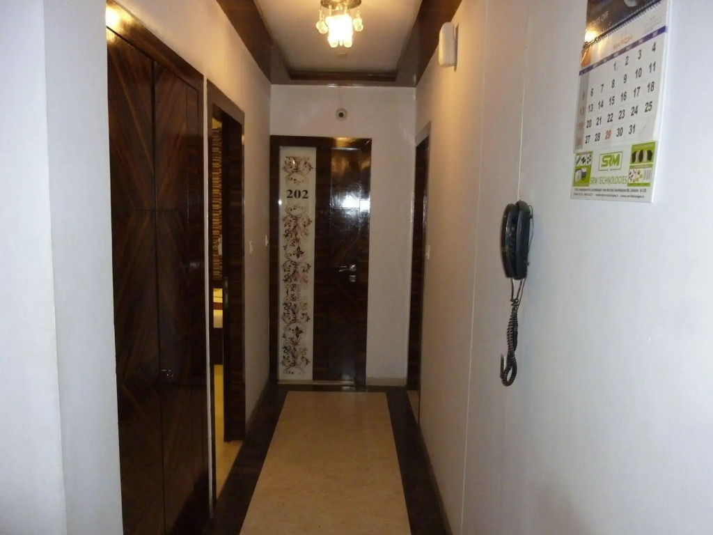 Hotel Satellite