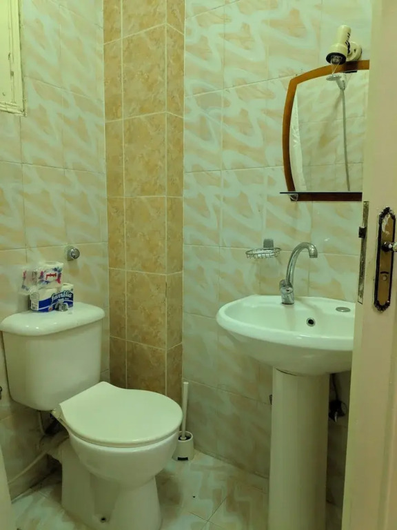 Elphardous Hotel