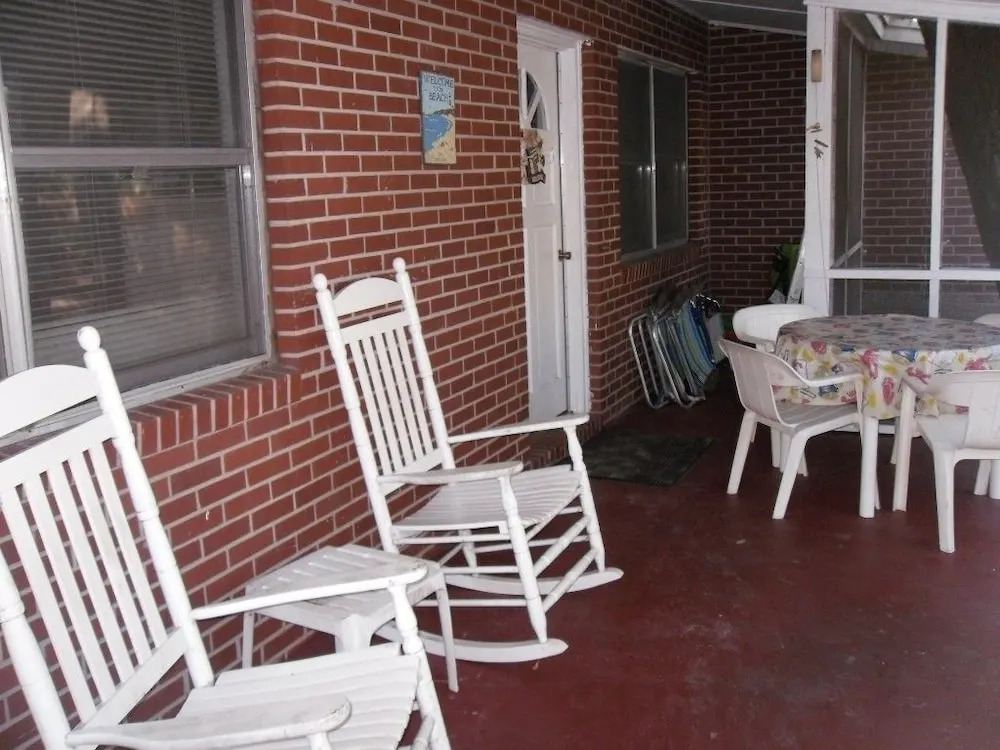 At Last - B 2 Bedrooms 1 Bathroom Duplex