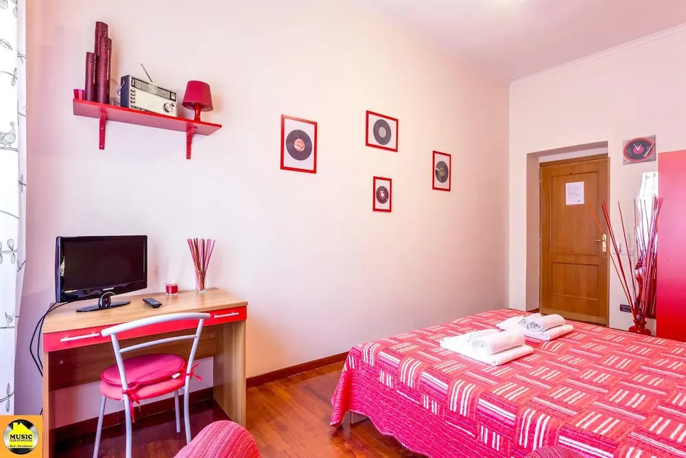 Apartment with 3 Bedrooms in Roma, with Wonderful City View And Wifi - 10 Km From the Beach