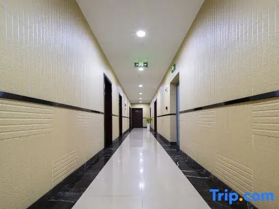 Sweetome Hotel (Yibin Lingang University Town)