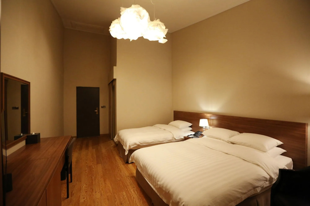 Palgong Emillia Hotel