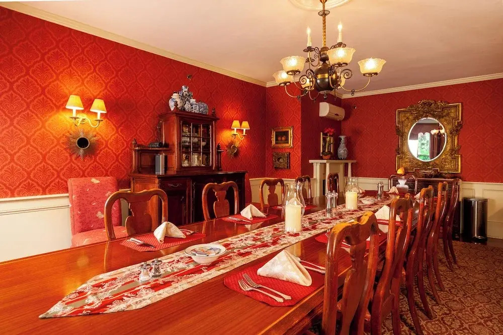 Ivy Lodge