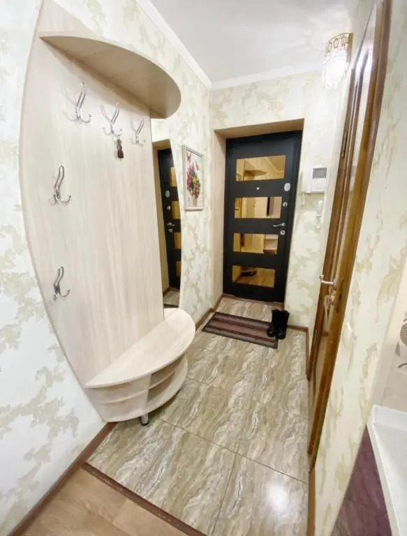 Apartment, 4